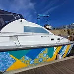 Botel Sleepboat Golden Life *