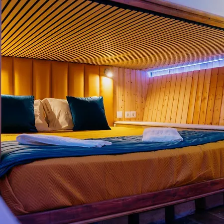 Botel Sleepboat Golden Life