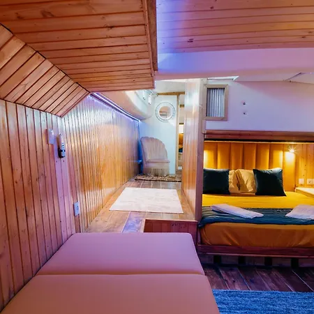 Sleepboat Golden Life Porto