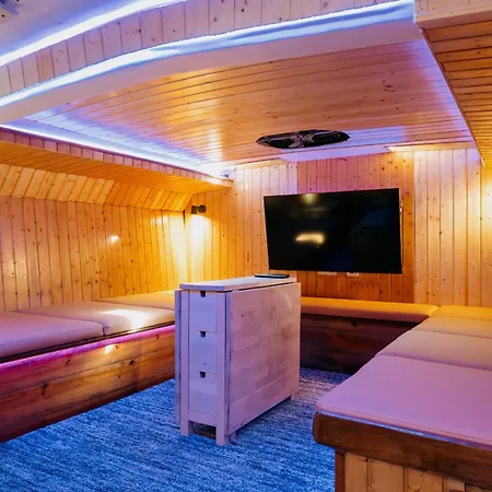 Botel Sleepboat Golden Life