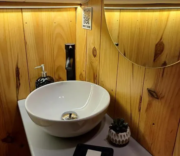 Sleepboat Golden Life Πλωτό κατάλυμα *