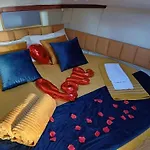 Botel Sleepboat Golden Life Porto