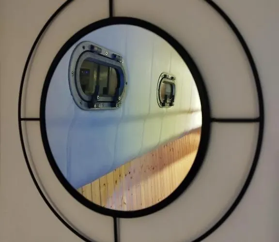 Úszó hotel Sleepboat Golden Life